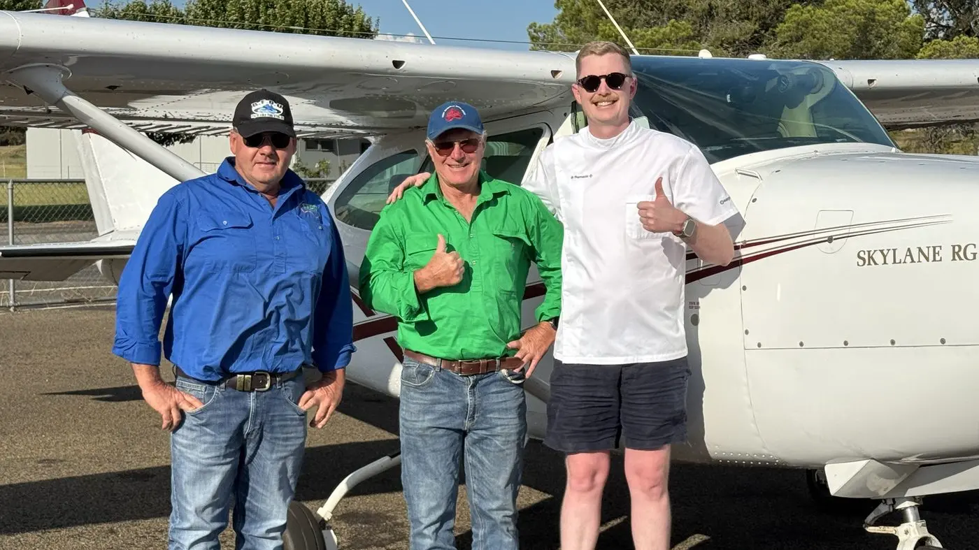 Support pilots in Outback Air Race for Royal Flying Doctor Service