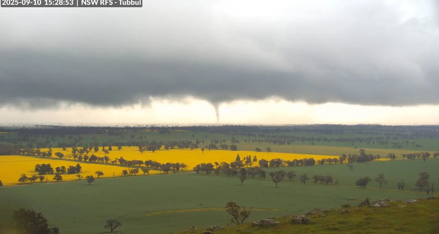 Tornadoes near Young, Caragabal captured on camera