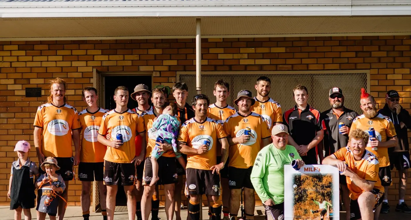 Foxes fight to finish in thriller