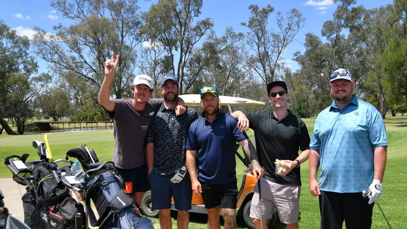 Jeff leads vets golfers