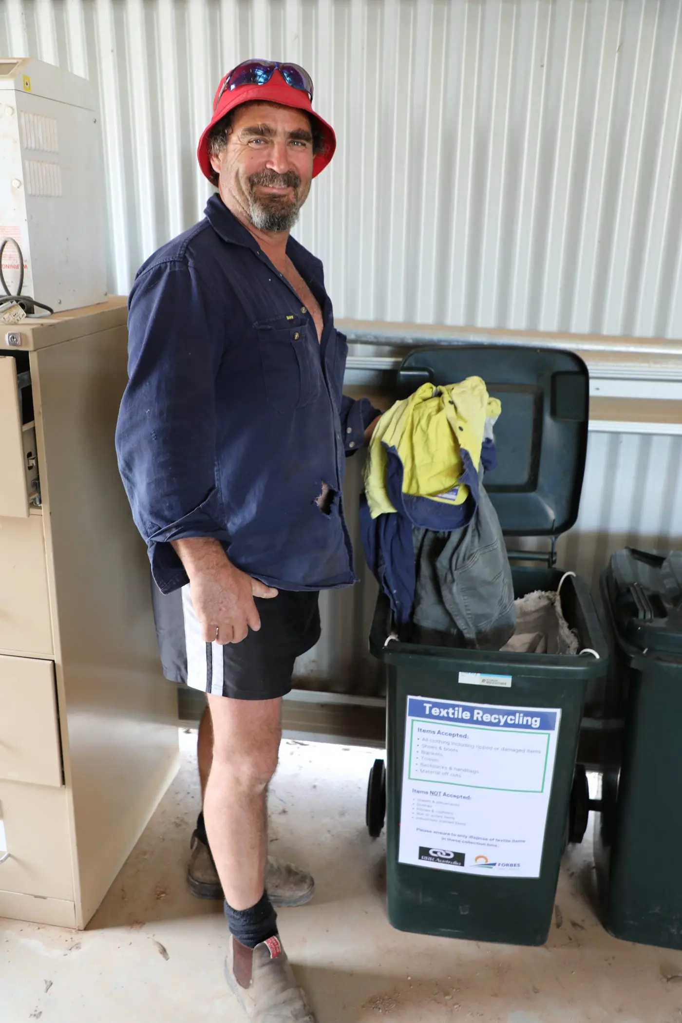 Don't throw those clothes in landfill