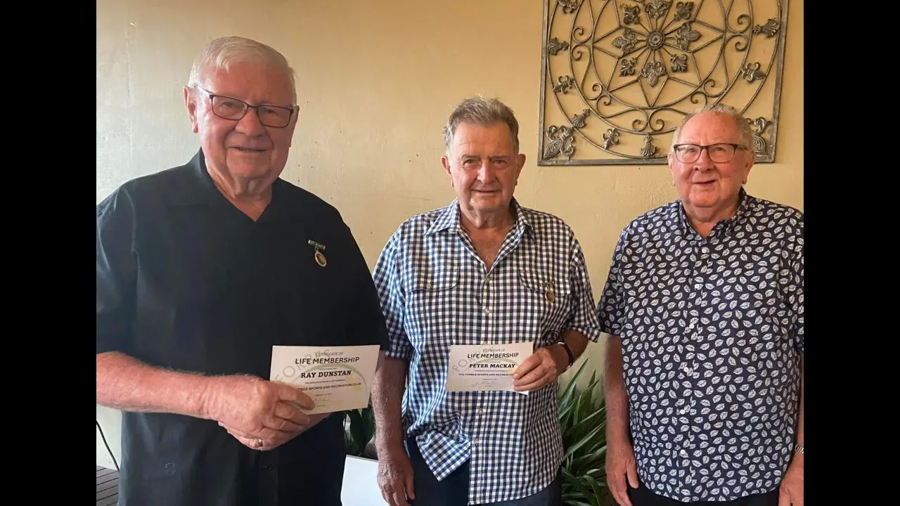 Bowls club honours life members