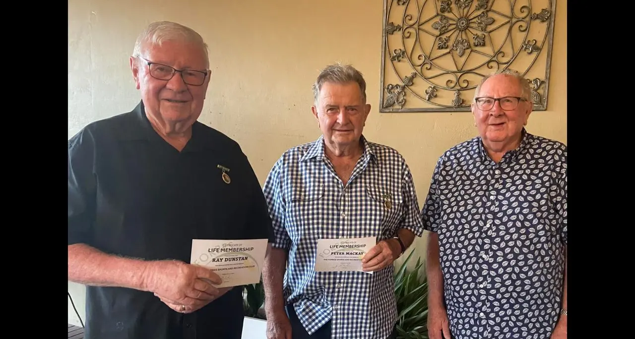 Bowls club honours life members