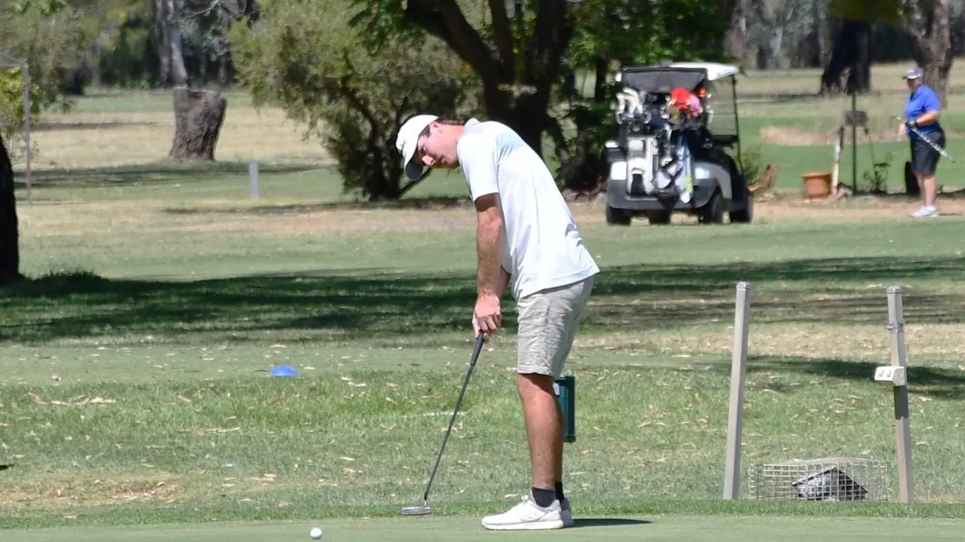 Leaders bunched in 4BBB