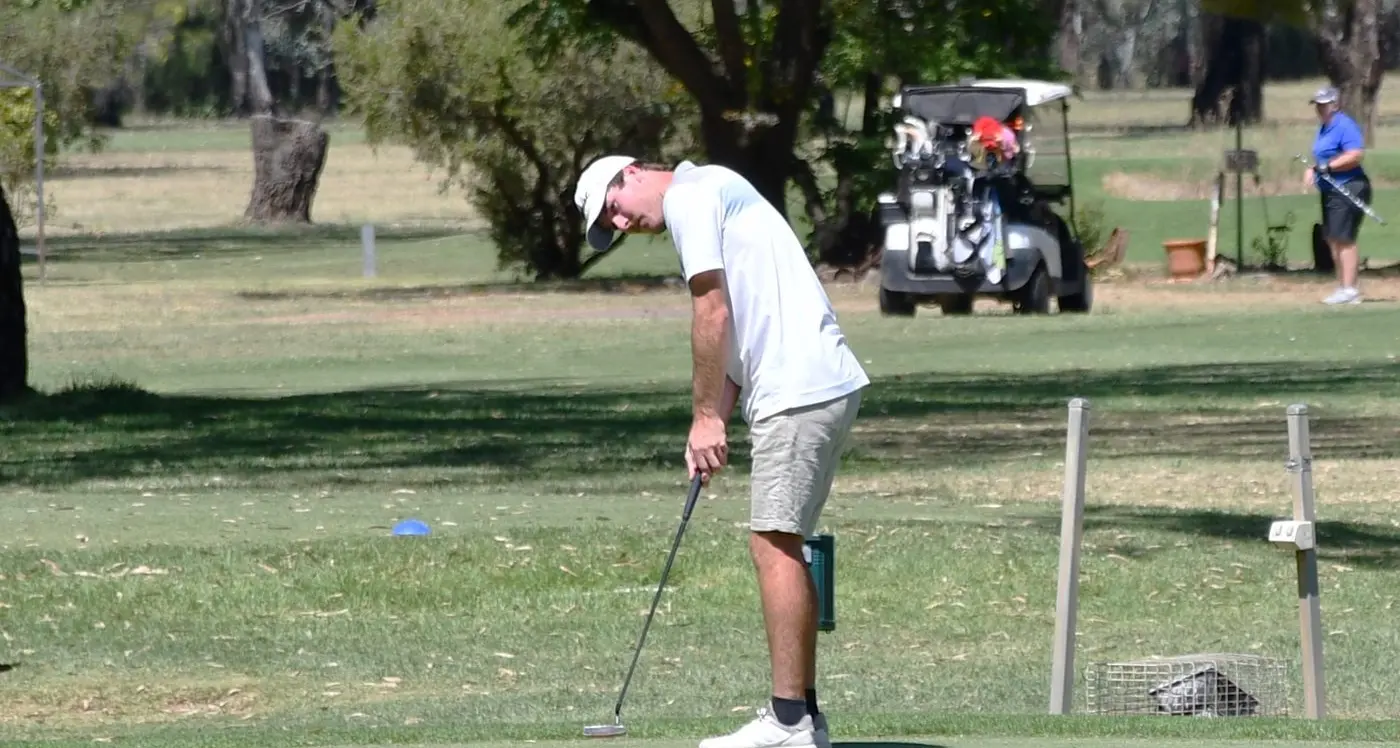 Leaders bunched in 4BBB