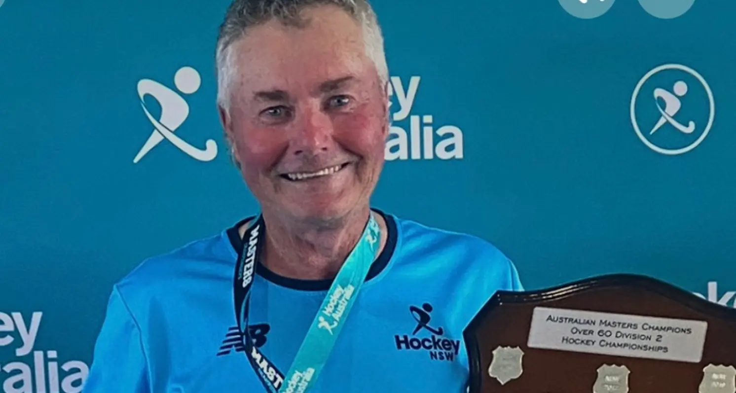 Simmonds strikes gold with hockey masters