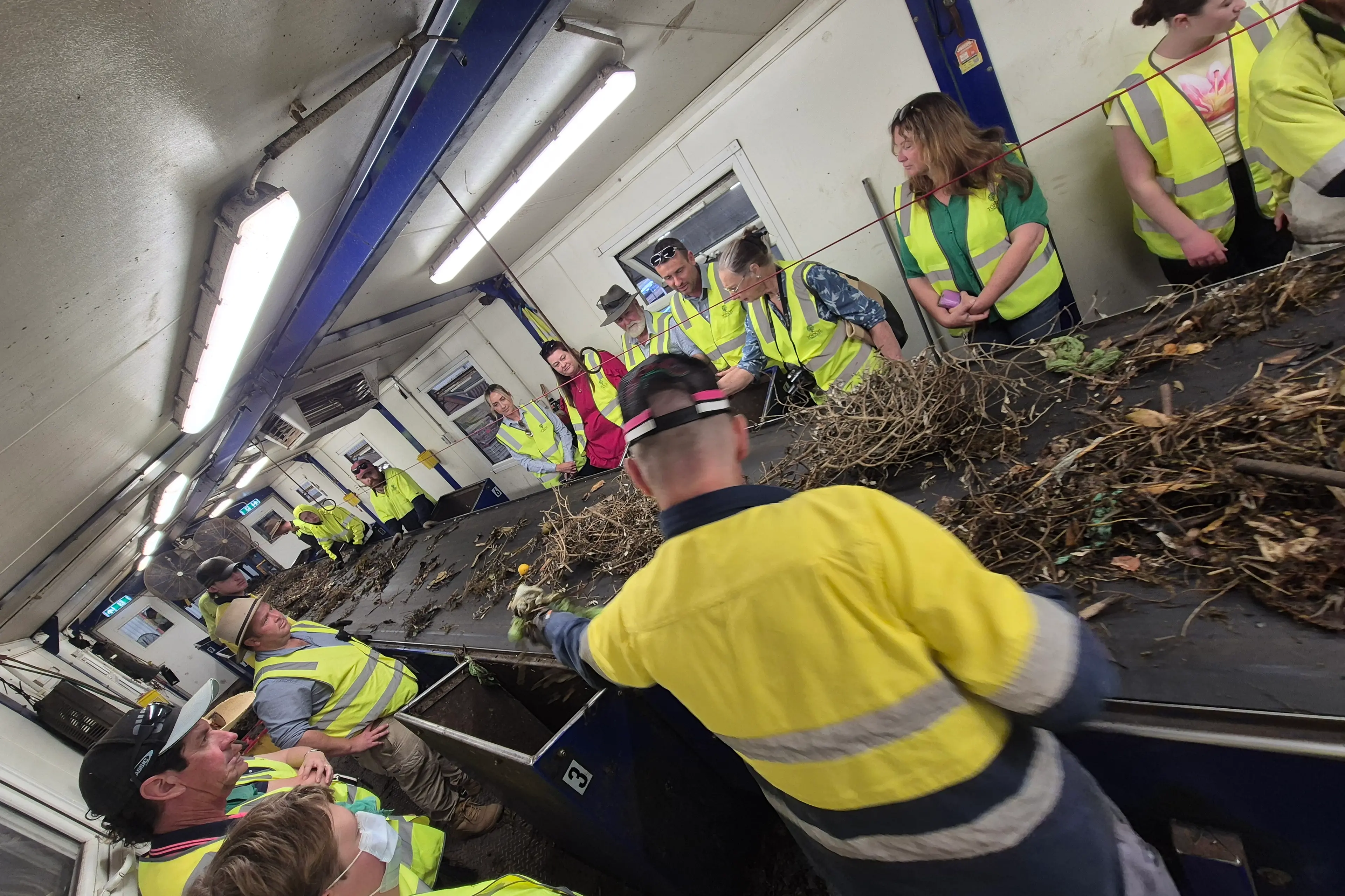 <p>Central West Lachlan Landcare committee members toured the Topsoil Organics nutrient return centre. PHOTO: Marg Applebee9.0</p>\\n