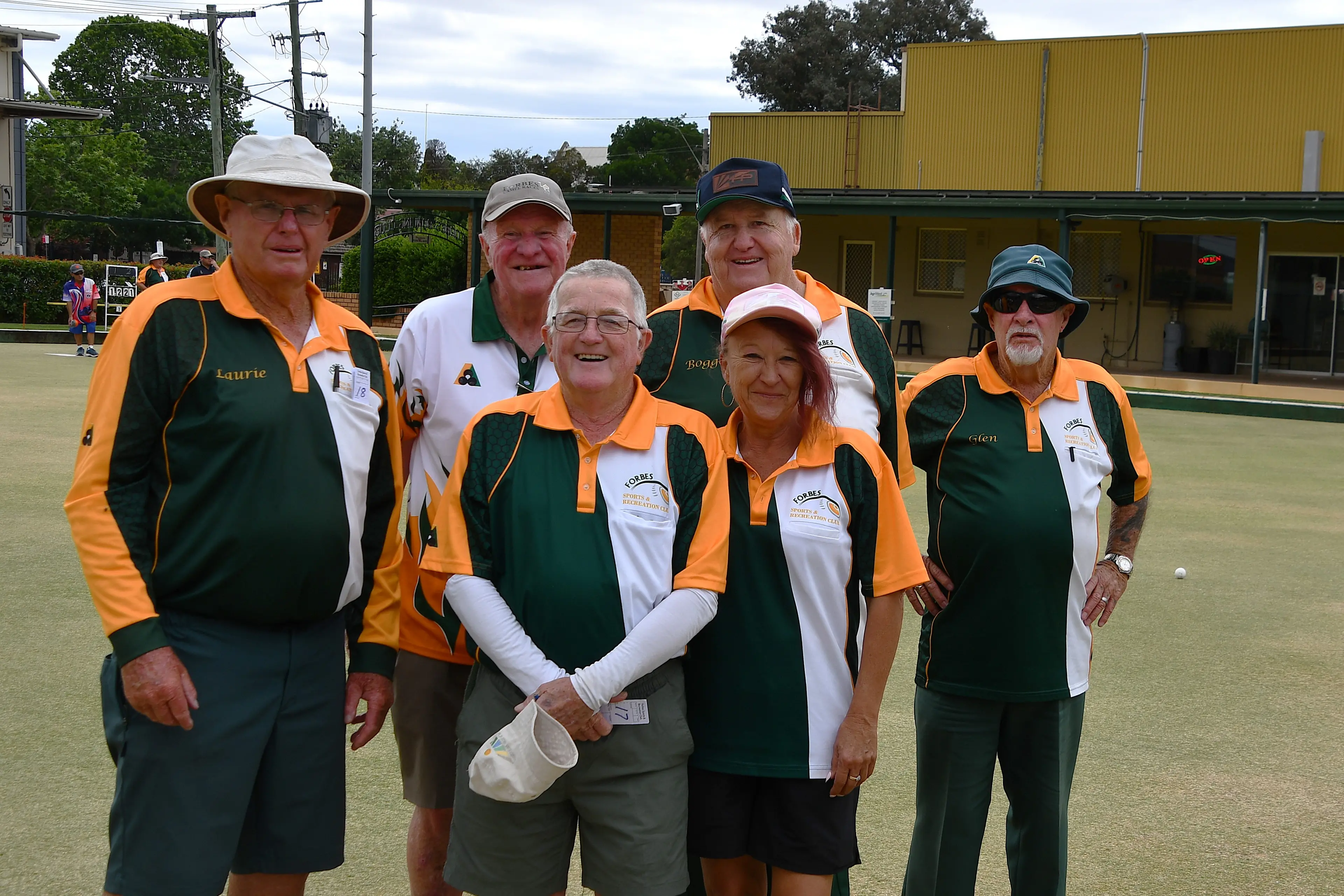 <p>Laurie Crouch, Glen Kearney, John Gorton, Kerry Dunstan, Angela Dwyer and Bruce Williams on the greens contesting the club\\'s recent legends day. PHOTO: Jenny Kingham</p>\\n