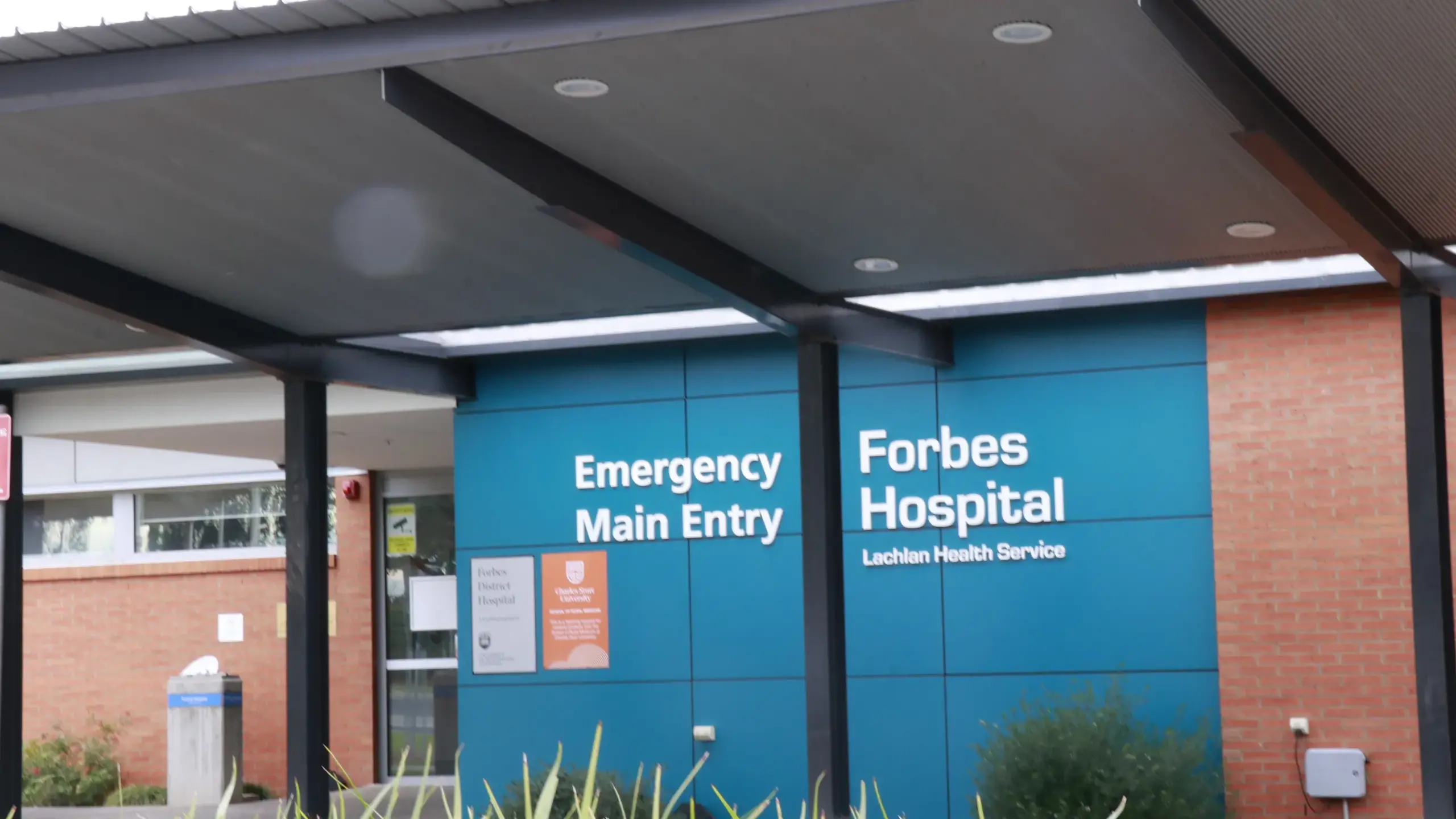 Birthing services restored after disruption due to short notice roster gap