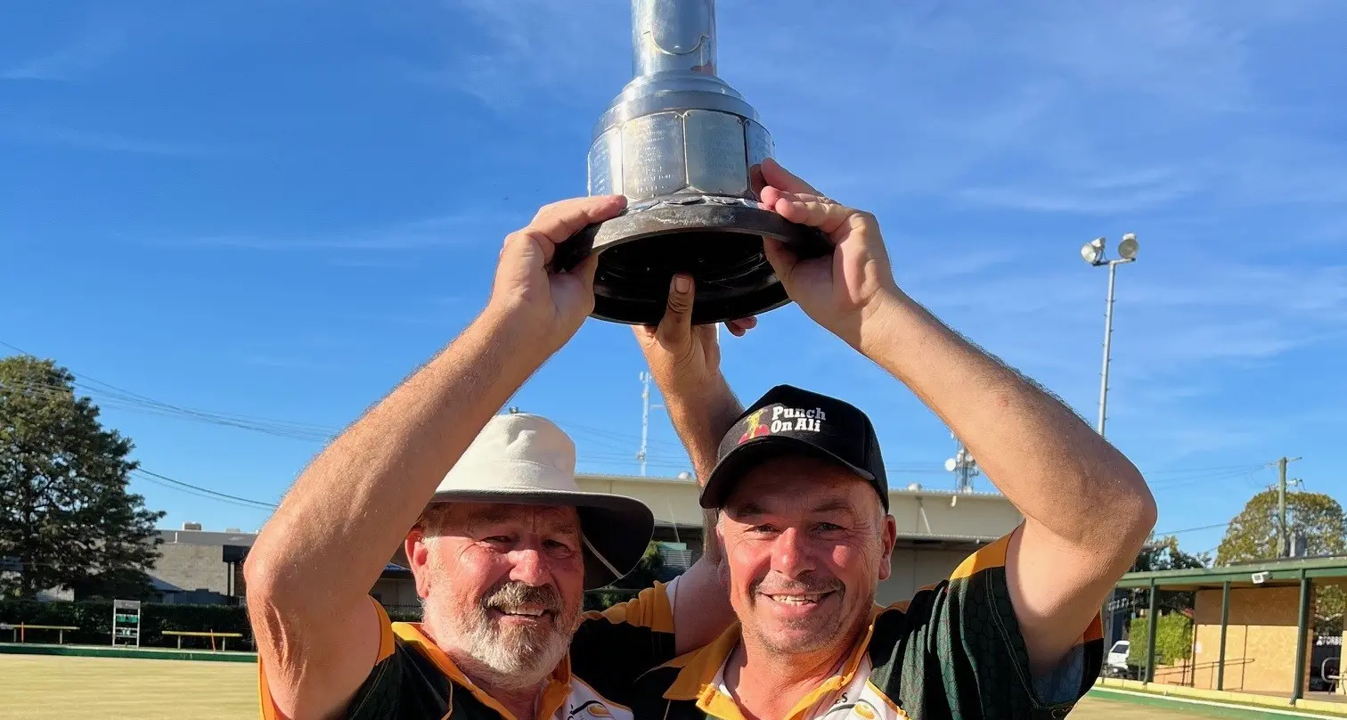 Russell, Dukes win bowls major pairs