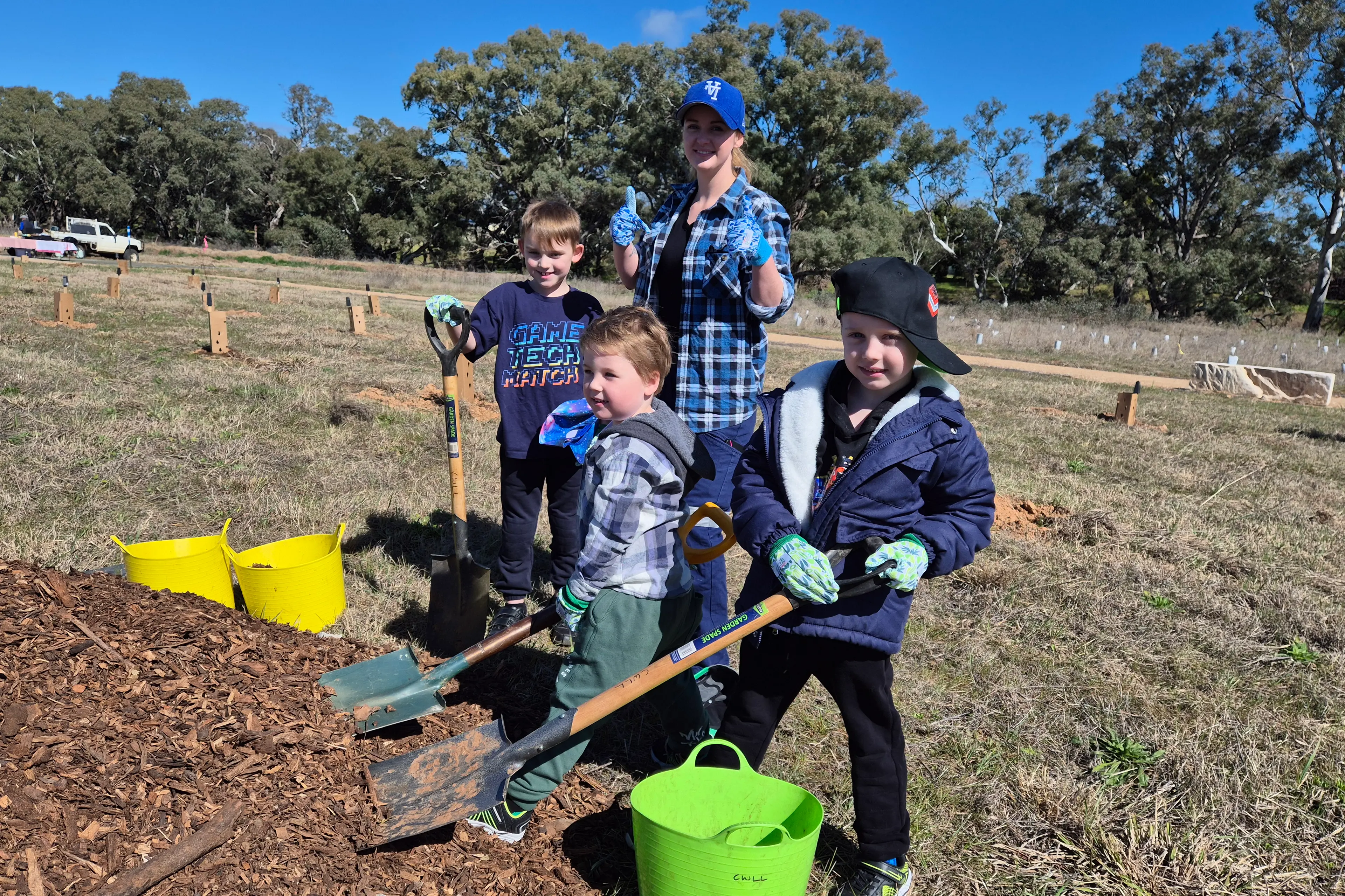 <p>National Tree Day regulars Jess MacDonald with sons Charlie, Elijah and Christian Ellery. </p>\\n