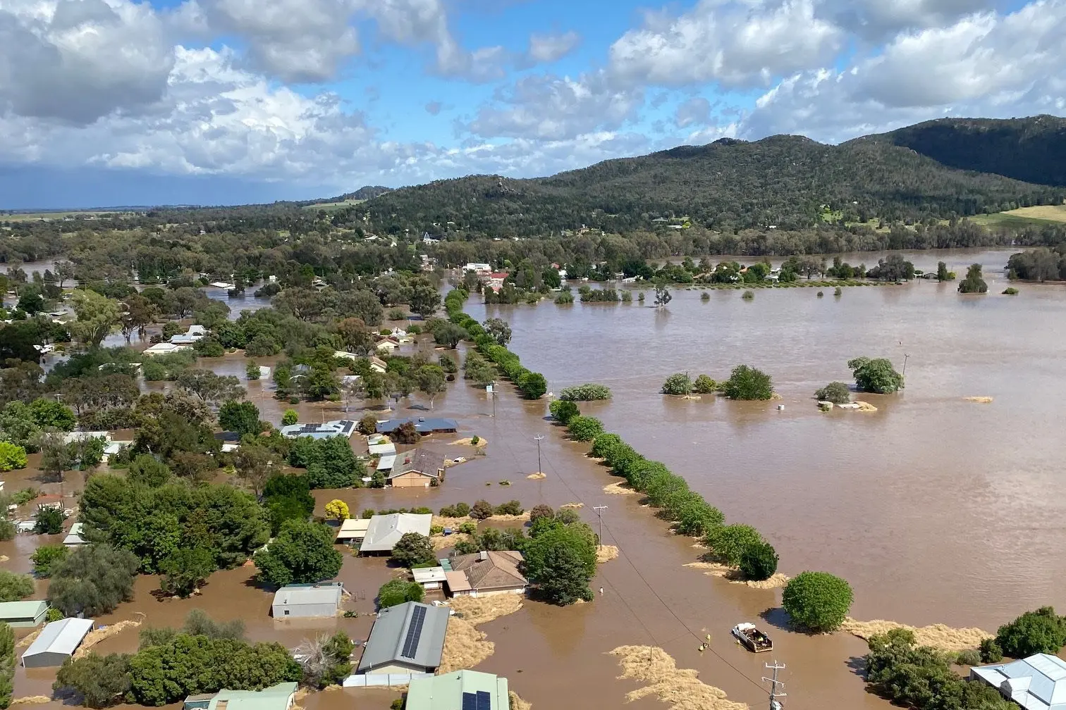 <p>Life Flight rescue service captured the impact of the 14 November 2022 flood in Eugowra. </p>\\n