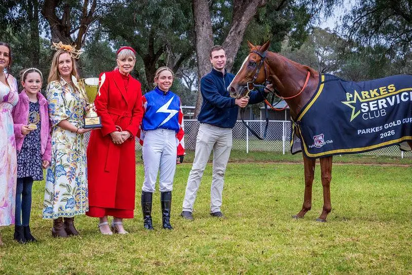 Weir guides Astunner to Parkes Cup win