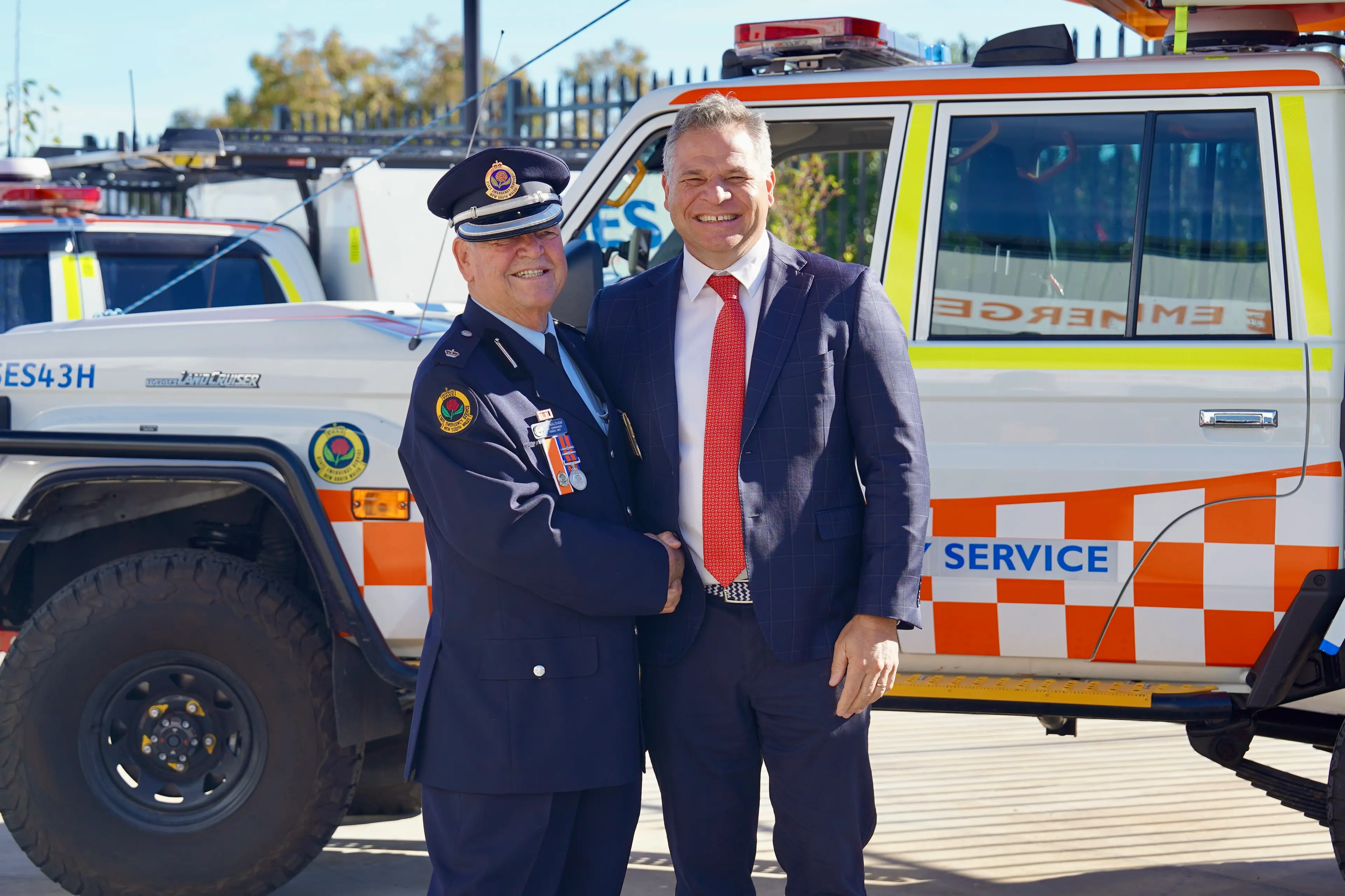 <p>Inspector Roc Walshaw accepted the new Forbes inflatable rescue boat on behalf of the Forbes Unit from Member for Orange Phil Donato. </p>\\n
