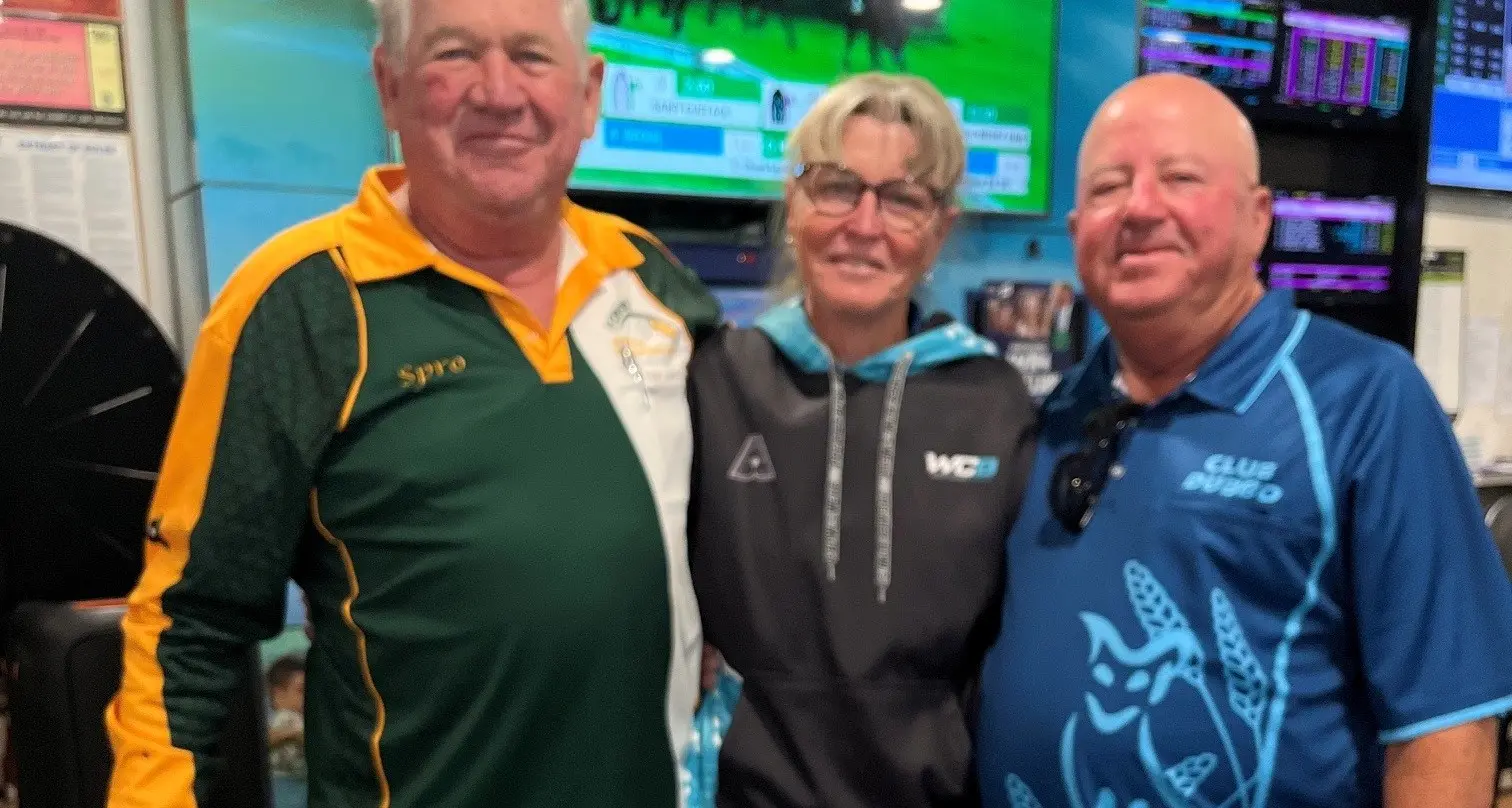 Silks win bowls mixed pairs carnival prize