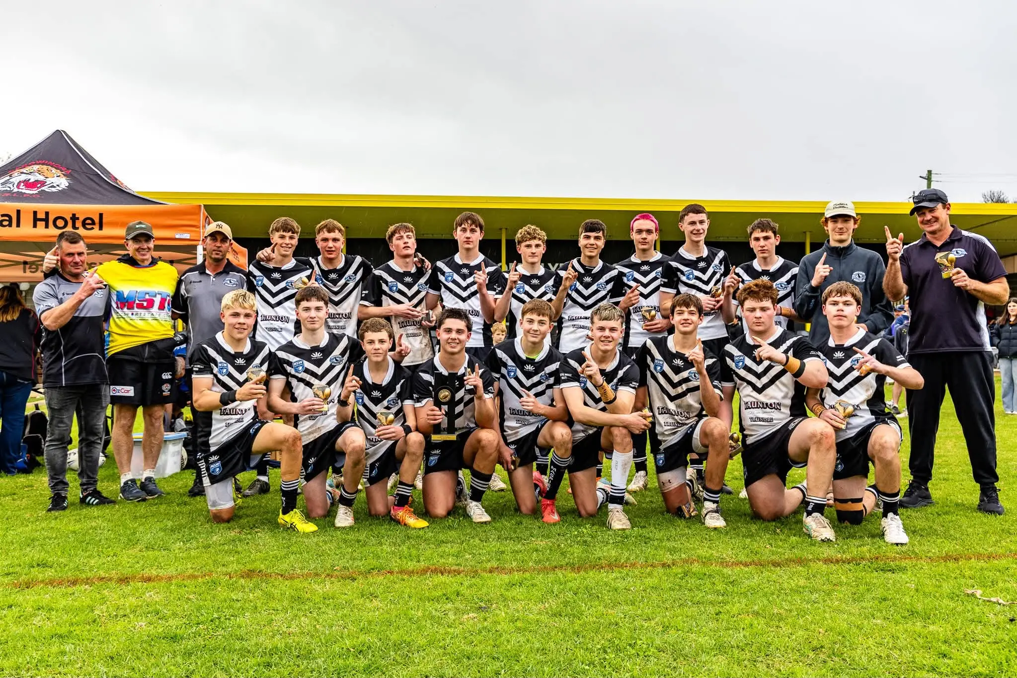<p>Forbes Magpies Under 16s are our 2026 Lachlan District JRL premiers in a thriller against Parkes. PHOTO: Steve Krakouer | Krak\\'d Lens</p>\\n