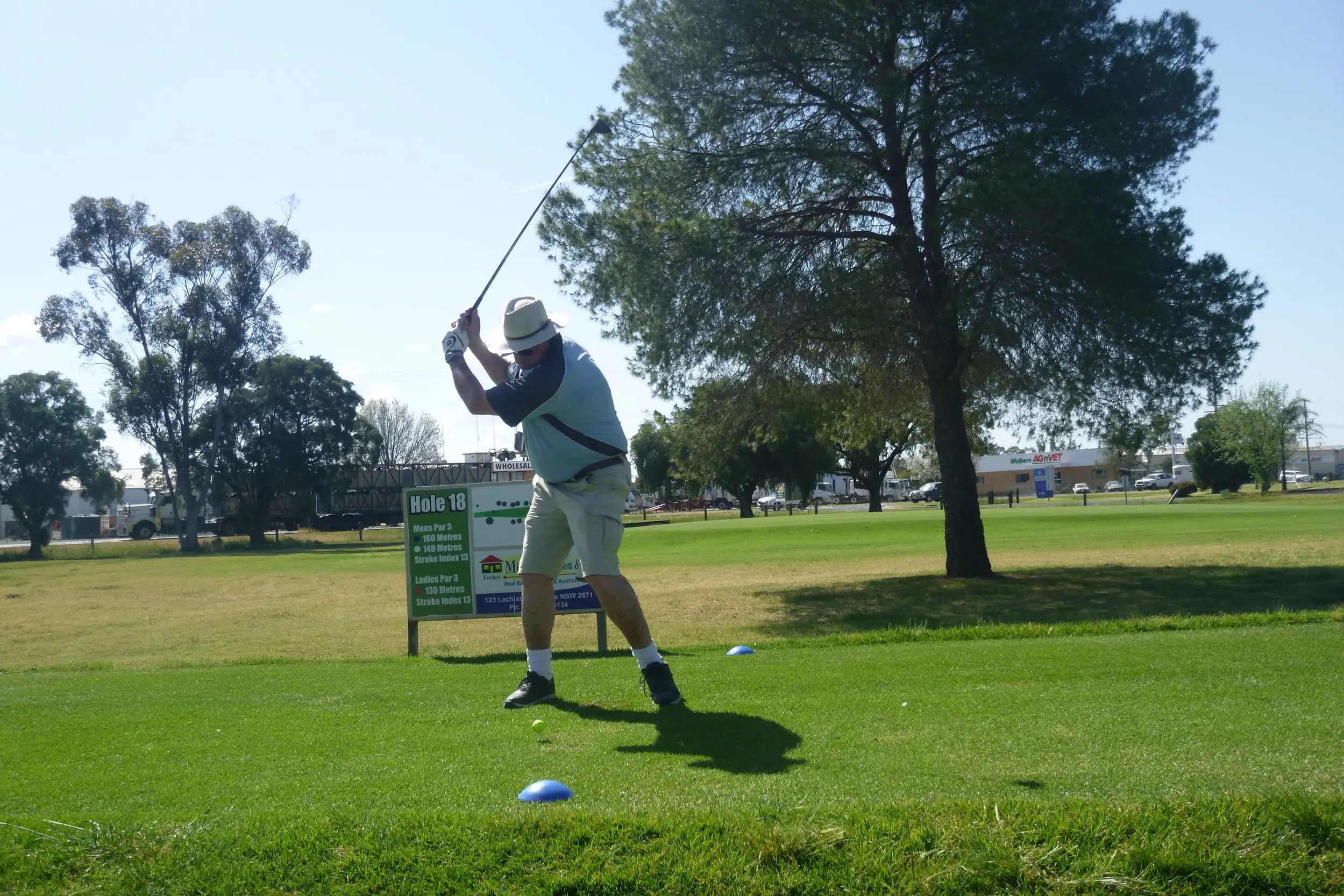 <p>Alex Mackinnon sends off a great tee shot. PHOTO: Short Putt</p>\\n