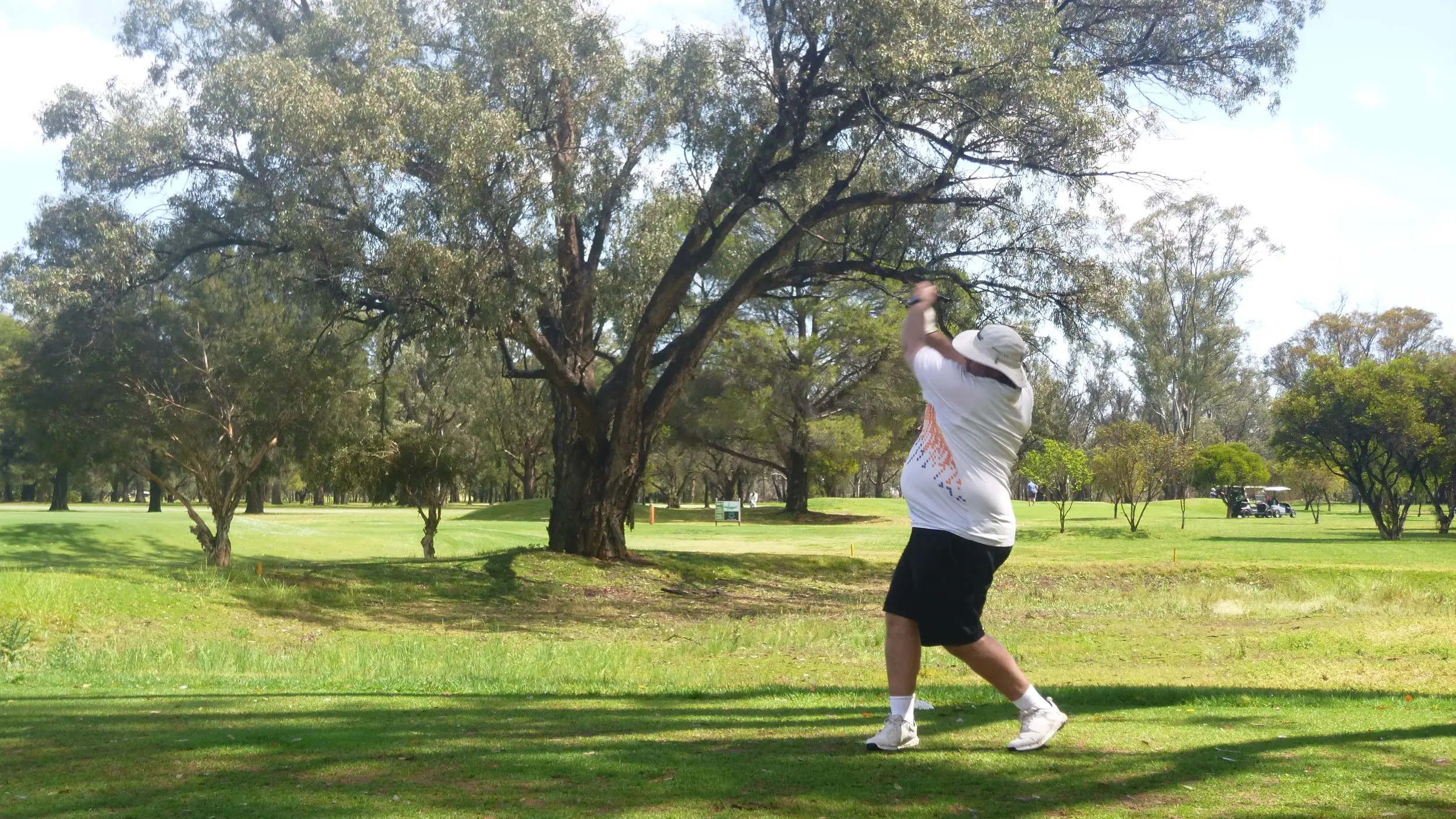 Callaghan and Murphy lead the field on mixed Saturday of golf