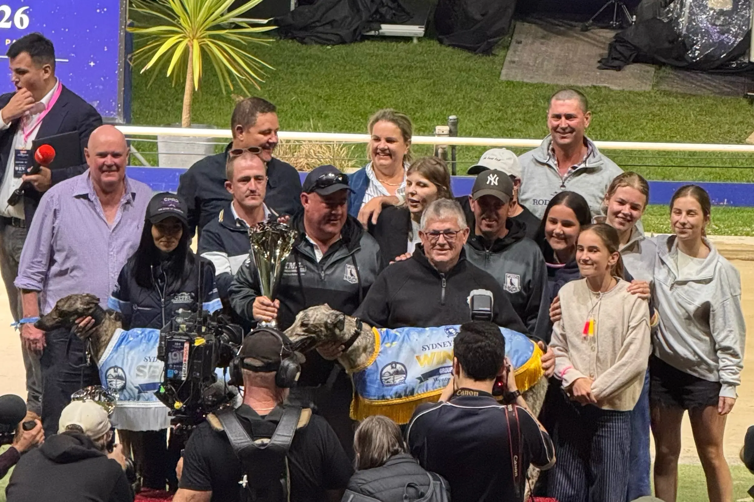 Magpie Hector claims Sydney Cup on sport's big night