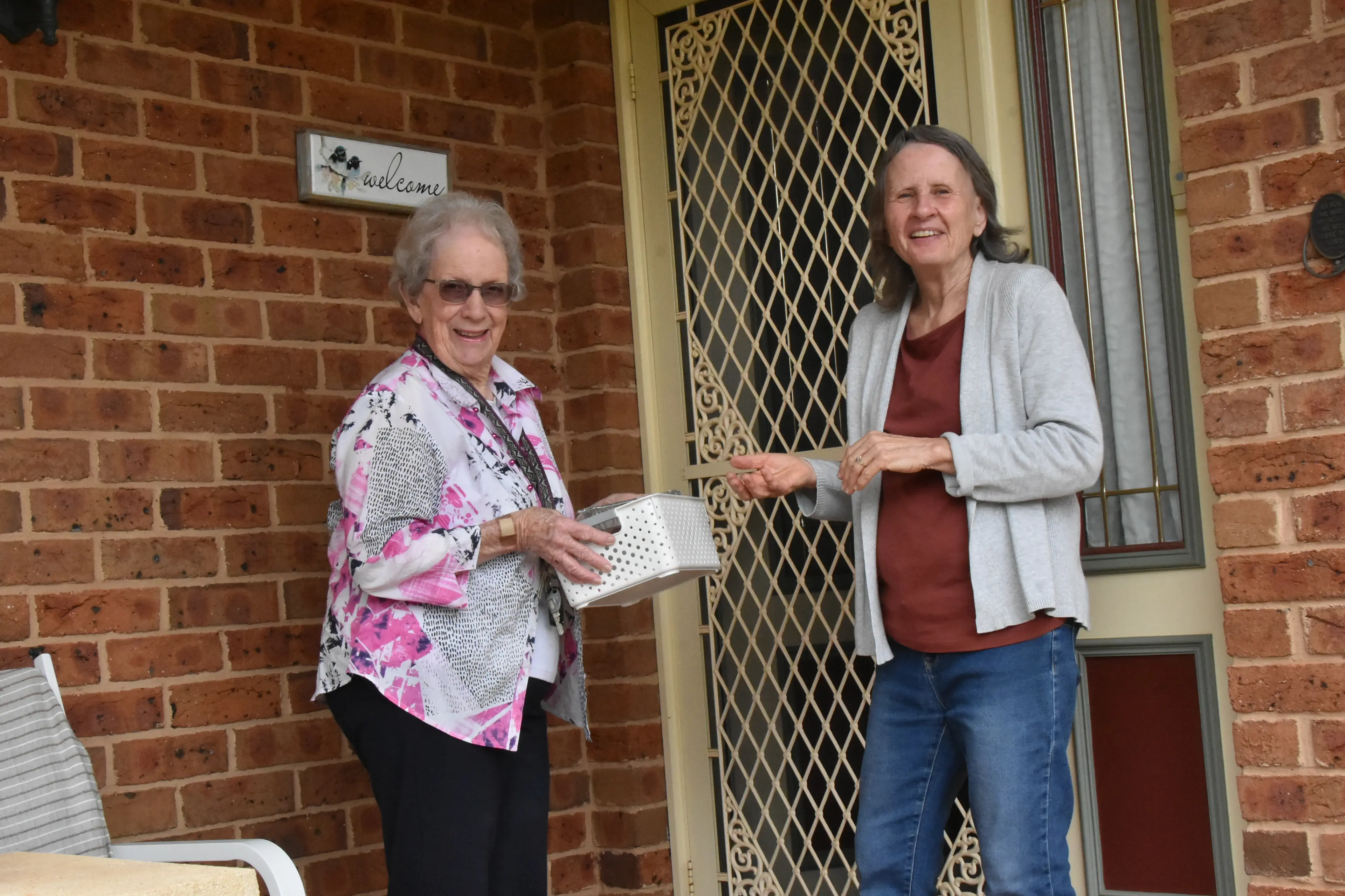 <p>Betty Somers makes a delivery to Lyn.</p>\\n